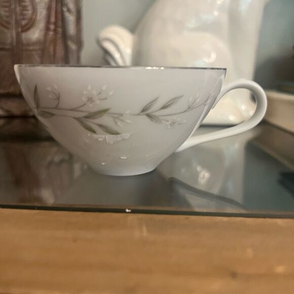 At Regis vintage Fine China set of 3 Elegant White Teacups with Silver Trim - Picture 5 of 9